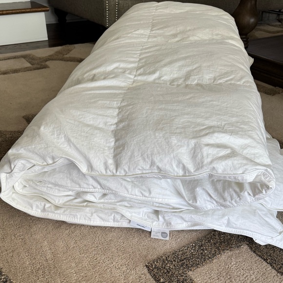 Brooklinen Down Alternative Comforter - Picture 4 of 10